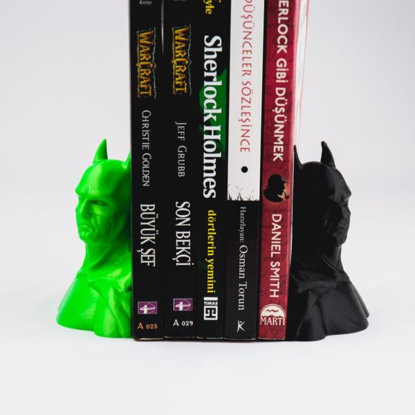 3D printed Batman bookends, a must-have for any superhero fan's bookshelf