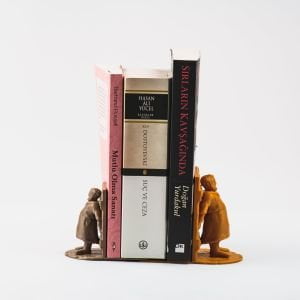 3D printed Hodor bookends, a perfect addition to any Game of Thrones fan's bookshelf
